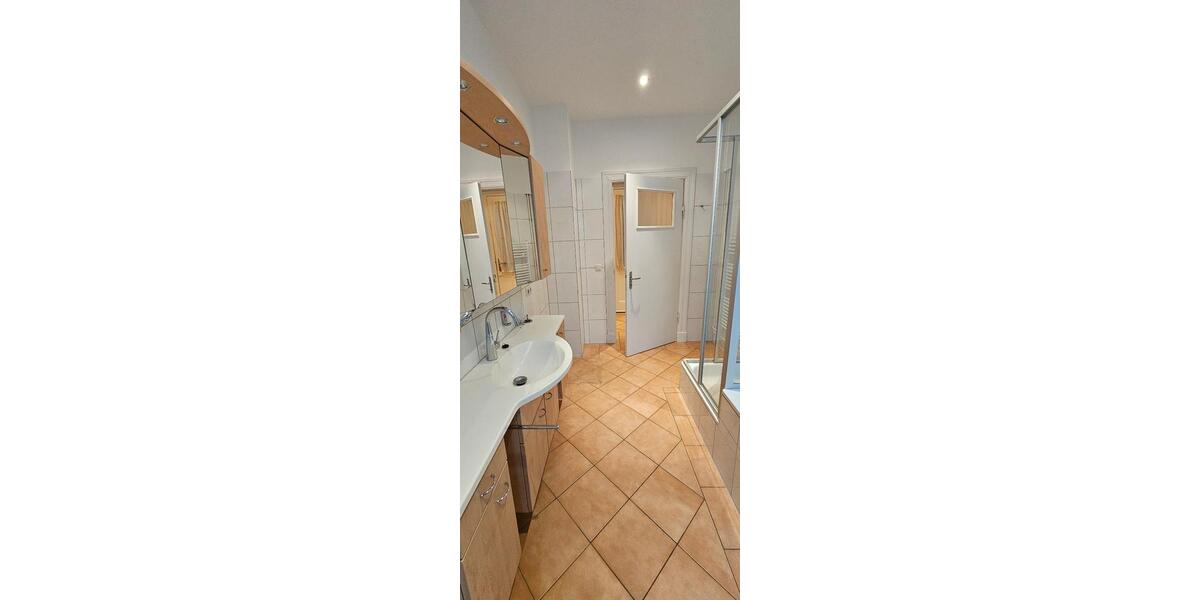 Etagenwohnung Kiel Wik - 3 Zimmer, 85 m&sup2;, 355.000&euro; | Angebot:26310528