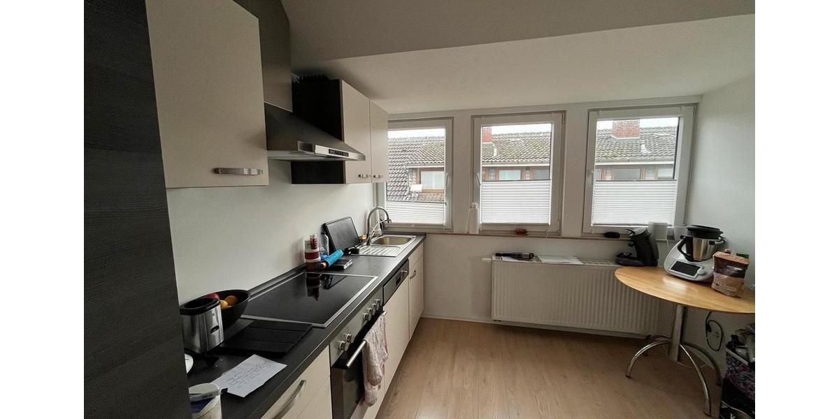 Dachgeschoßwohnung Oldenburg Eversten - 3.5 Zimmer, 80 m&sup2;, 1.100&euro; | Angebot:26415933
