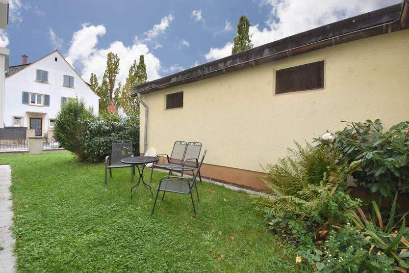 Erstbezug nach Sanierung: Dachgeschoss-Wohnung mit Gemeinschaftsgarten 2 zimmer