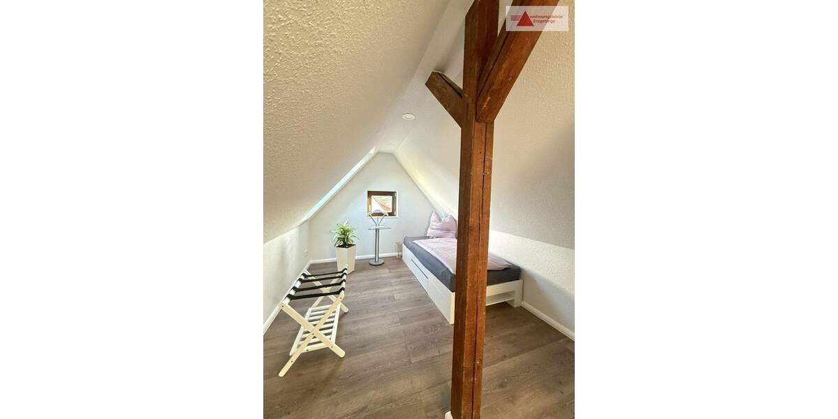 Erstbezug nach Ausbau: Stilvolle, möblierte Doppelhaushälfte mit Kamin, Garten & Carport in Chemnitz 4 zimmer