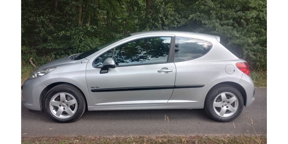 Peugeot 207 174.430 km 3.999 &euro; PADERBORN 33102
