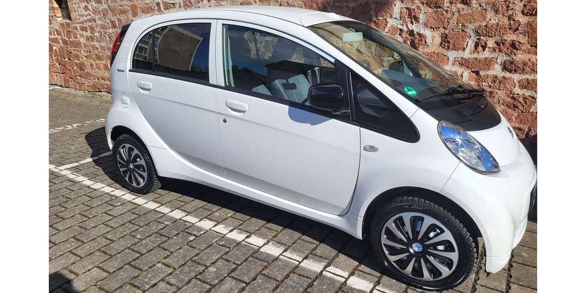 Peugeot iOn 11.350 km 8.400 &euro; Büdingen, Stadt 63654