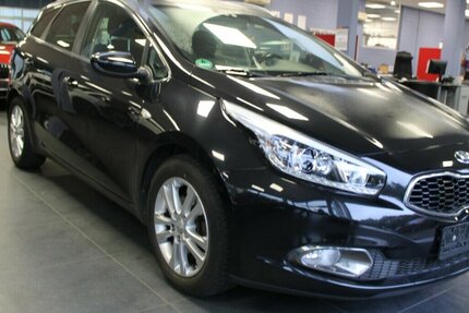 Kia ceed 1.4 CVVT SW Dream Team Edition 137.261 km 6.980 € Euskirchen 53881