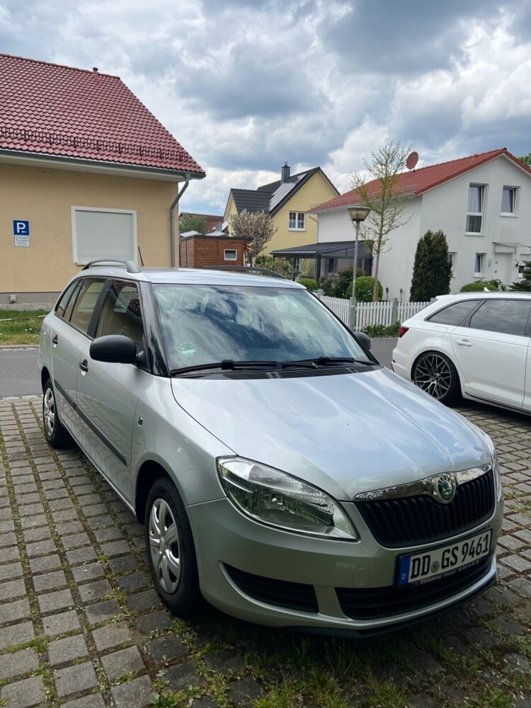 Skoda Fabia Kombi 152.000 km 4.999 € Dresden 01067