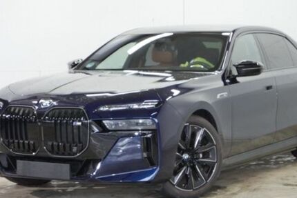 BMW i7 2.803 km 121.598 &euro; Frankfurt 60314