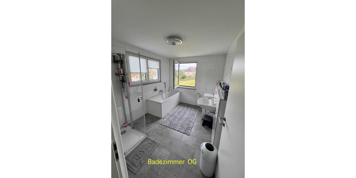 Doppelhaushälfte Hünfeld - 5 Zimmer, 143 m&sup2;, 1.400&euro; | Angebot:26563880