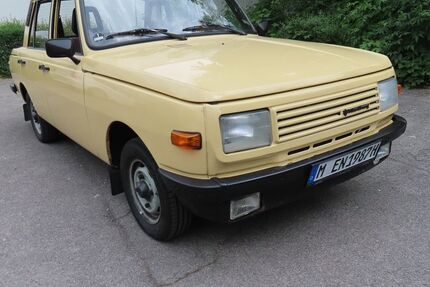 Wartburg 353 74.000 km 11.353 &euro; München 81243