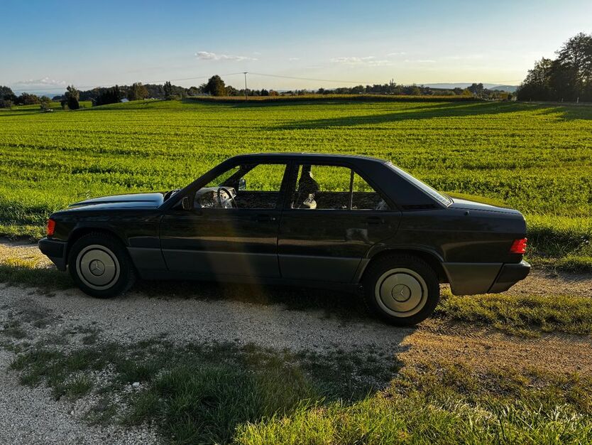 Mercedes-Benz 190 172.497 km 8.950 € Überlingen 88662