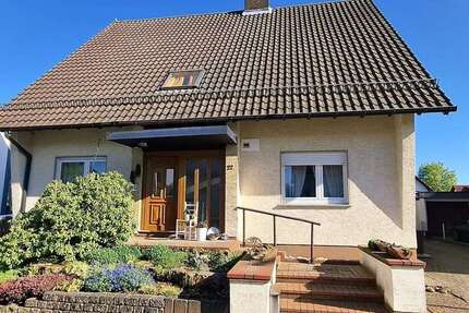 Haus Hasselroth-Niedermittlau Niedermittlau - 7 Zimmer, 177 m&sup2;, 410.000&euro; | Angebot:26836592
