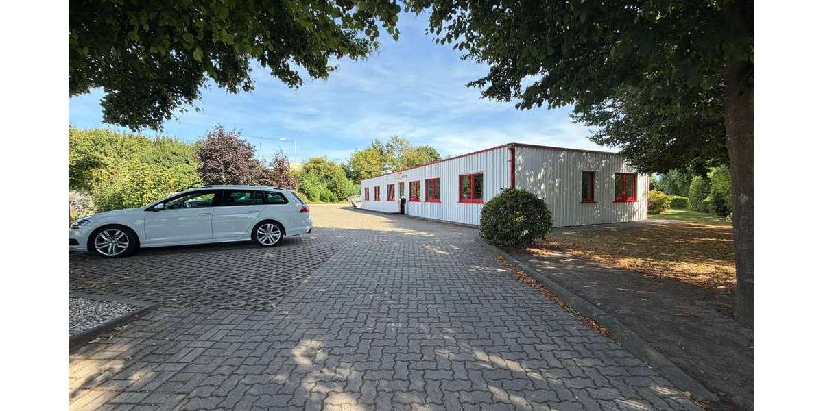 Renditeobjekt im Gewerbegebiet: Büro, kleines Lager und Wohnen mit PV-Anlage auf ca. 2.438 m² - Gewerbeobjekt Bad Oeynhausen Dehme | Angebot:27333800