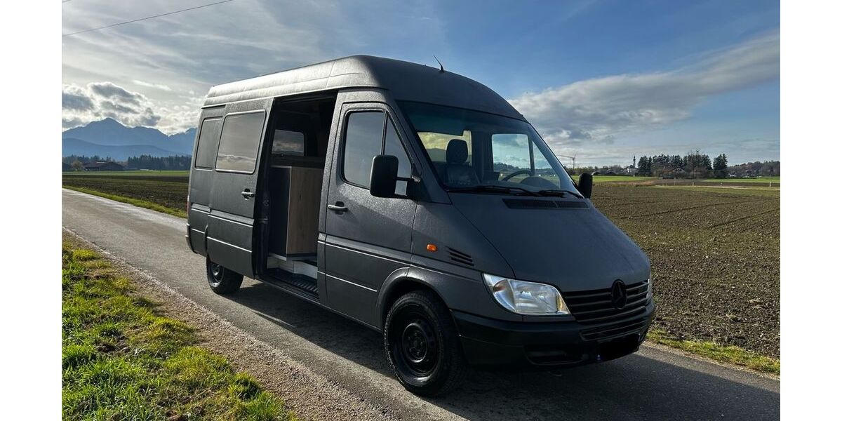 Mercedes-Benz Sprinter 195.000 km 12.900 &euro; Grassau 83224