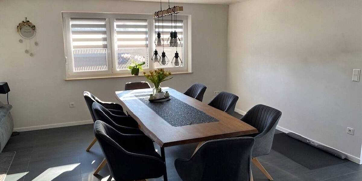 Etagenwohnung Pfullendorf Mottschieß - 5 Zimmer, 132 m&sup2;, 330.000&euro; | Angebot:26743532
