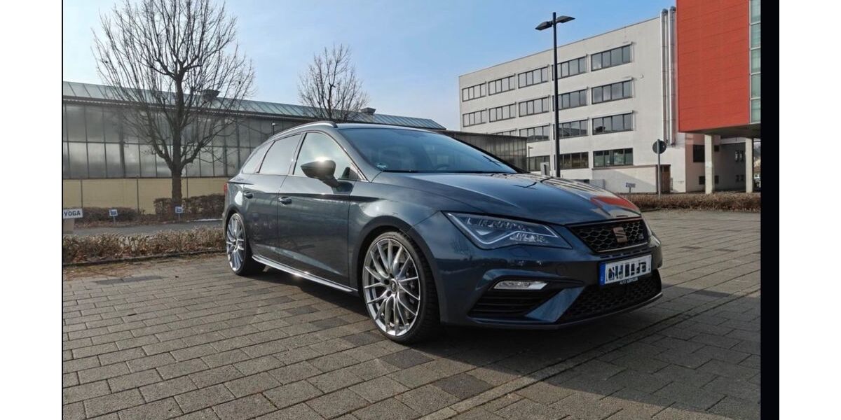 Seat Leon 48.600 km 22.999 &euro; Achern 77855