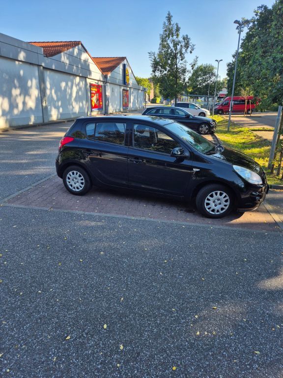 i20