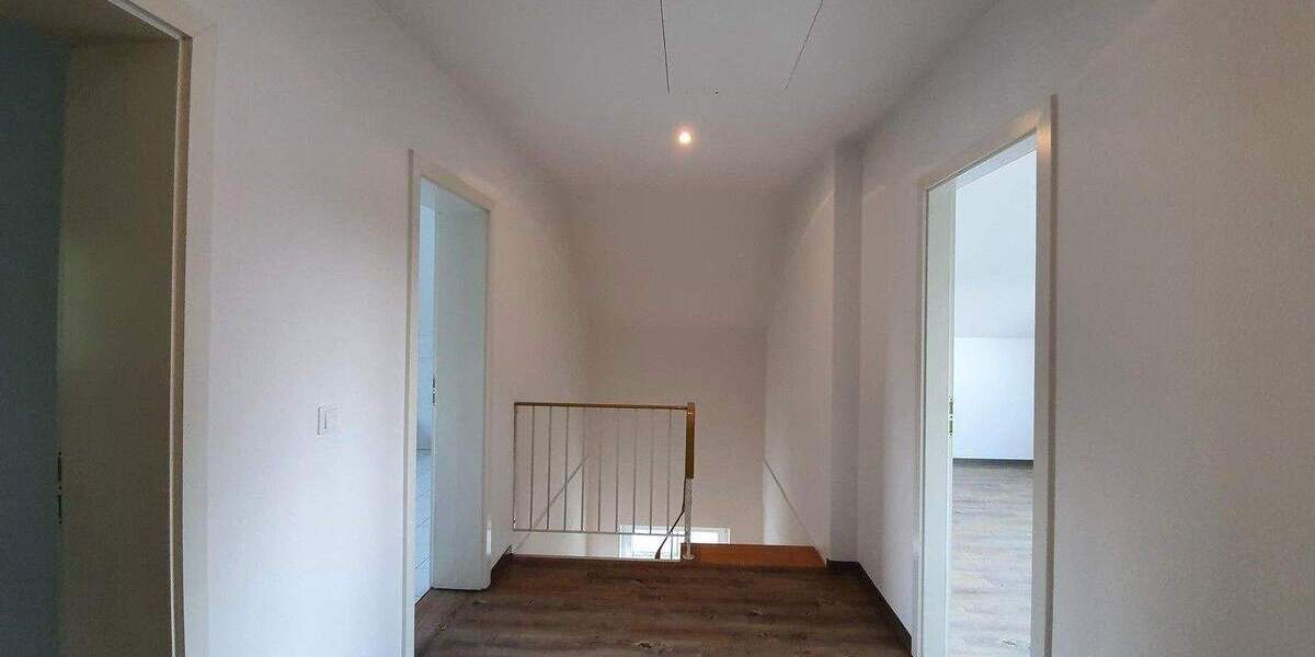 Einfamilienhaus Finsterwalde - 5 Zimmer, 130 m&sup2;, 1.290&euro; | Angebot:25337669