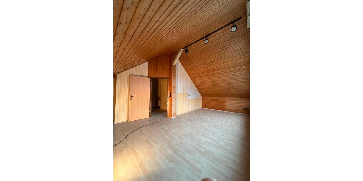 Einfamilienhaus Hameln Kernstadt - 6 Zimmer, 215 m&sup2;, 280.000&euro; | Angebot:27096935