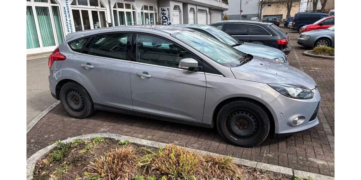 Ford Focus 80.200 km 5.999 &euro; Aichtal 72631