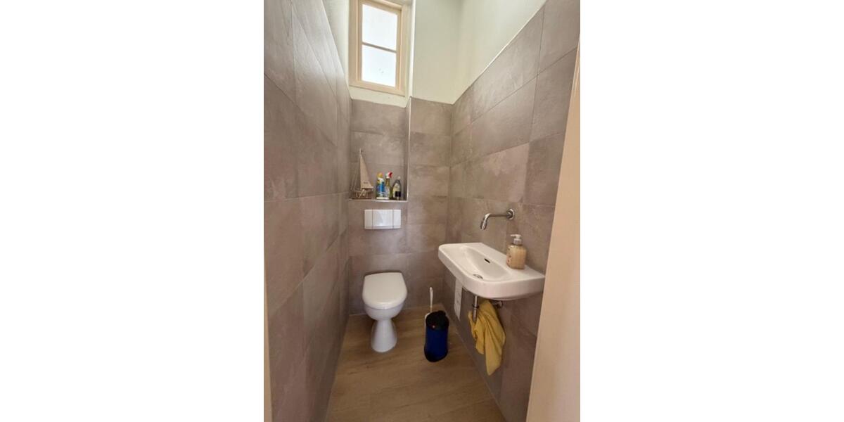 Etagenwohnung Wilhelmshaven - 5 Zimmer, 145 m&sup2;, 1.400&euro; | Angebot:25801034