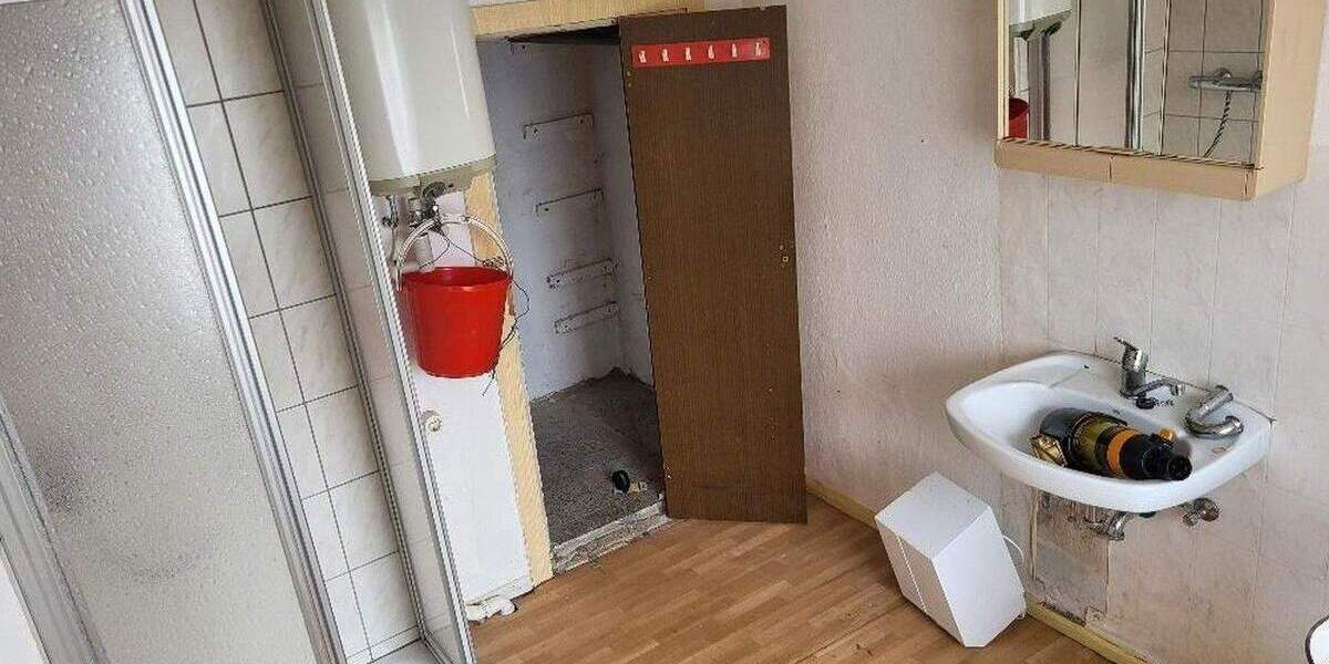 Einfamilienhaus Lengenfeld - 3 Zimmer, 90 m&sup2;, 30.000&euro; | Angebot:25670679