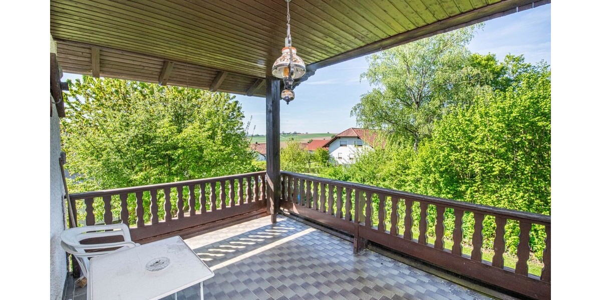 Zweifamilienhaus in guter Lage, größtenteils saniert - Zweifamilienhaus Stamsried | Angebot:25072865