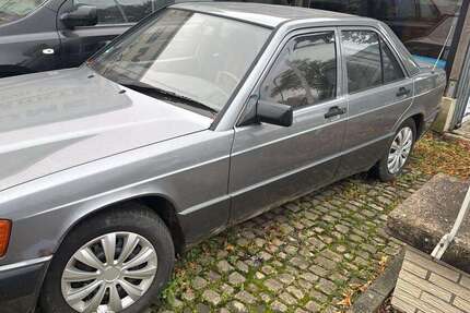 Mercedes-Benz 190 365.670 km 1.999 € Borgentreich 34434