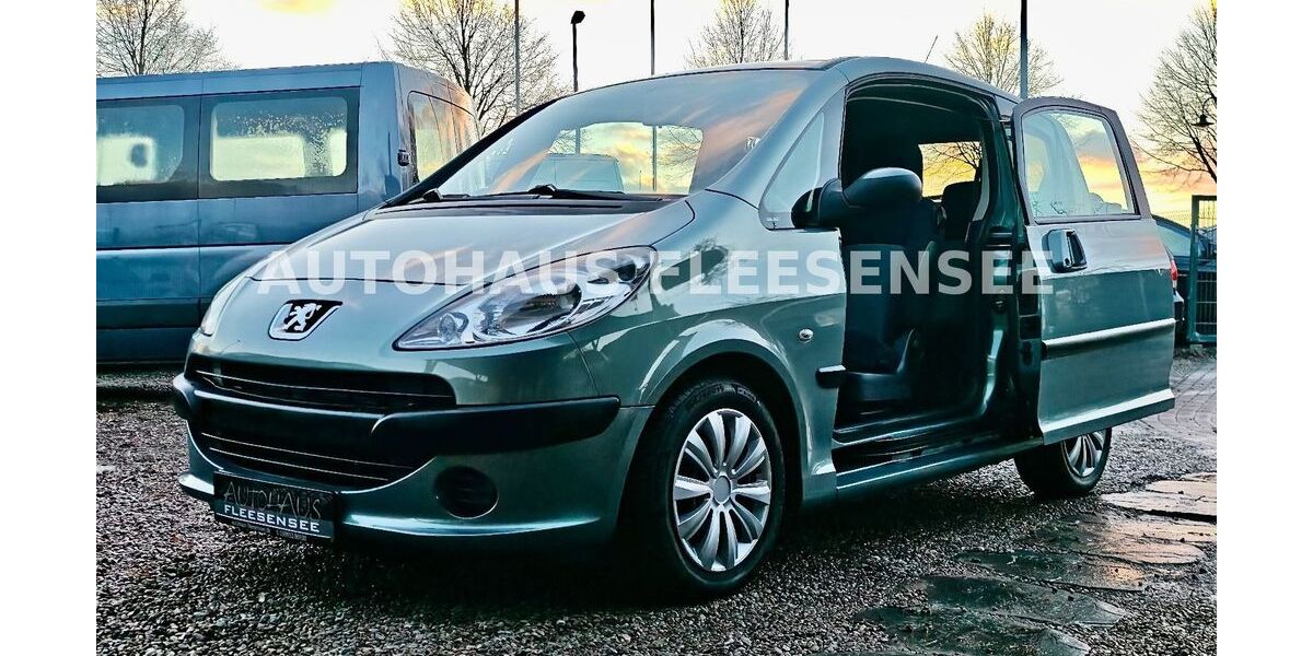 Peugeot 1007 127.000 km 2.650 &euro; Penkow 17213