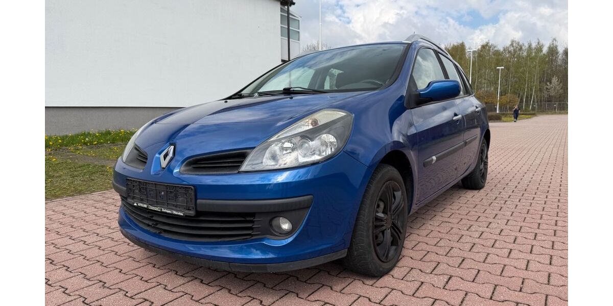 Renault Clio 89.000 km 3.900 &euro; chemnitz 09120