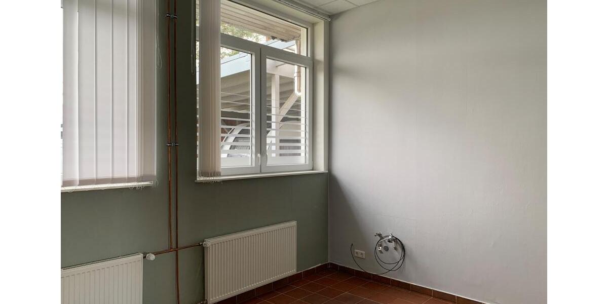 Büroräume Lagerräume zu vermieten Gewerbepark Nord West zimmer