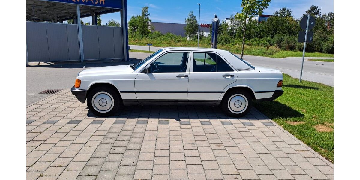 Mercedes-Benz 190 92.000 km 12.000 &euro; Pfarrkirchen 84347