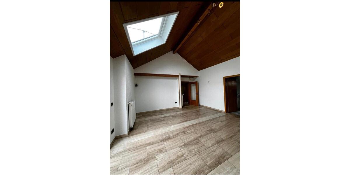 Dachgeschoßwohnung Reutlingen Reutlingen-Betzingen - 3.5 Zimmer, 90 m&sup2;, 950&euro; | Angebot:26646756