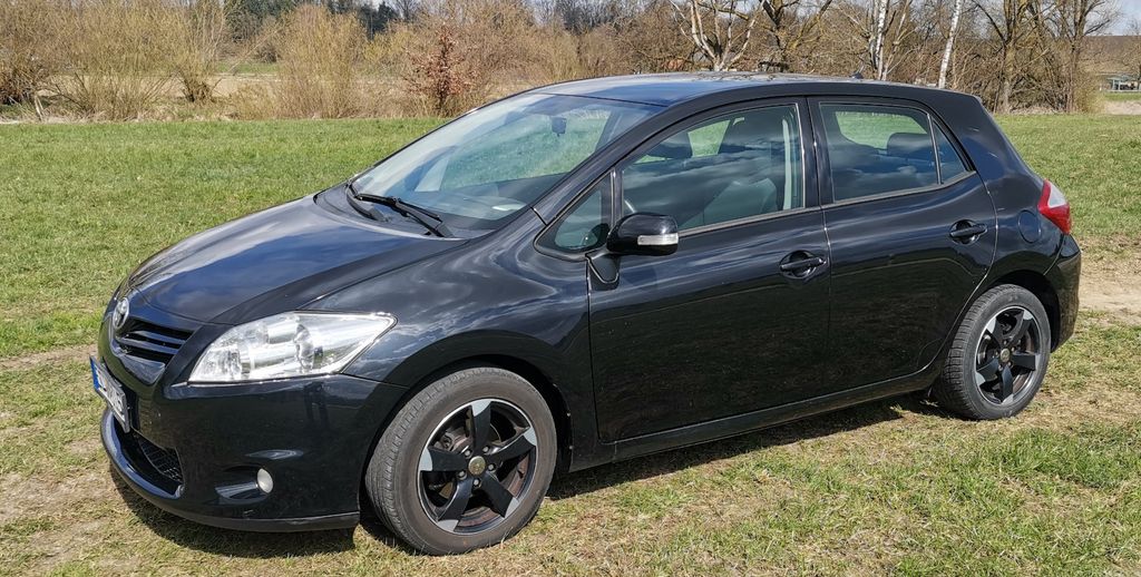Toyota Auris 99.500 km 5.490 &euro; Dorfen 84405