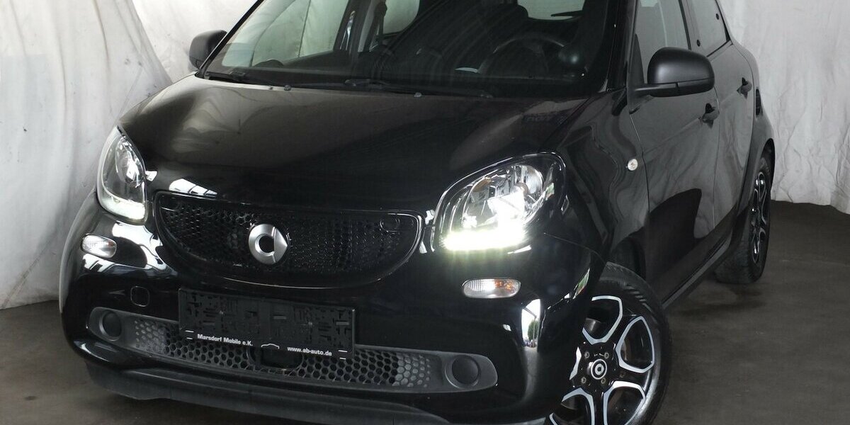 Smart ForFour EQ PASSION AUTOM NAVI PARCTRONIC KLIMAAUTO 54.785 km 9.908 &euro; Köln 50858