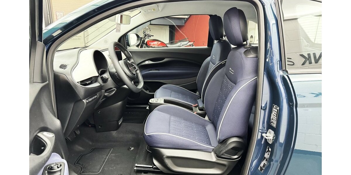 Fiat 500e Action Carplay Android Automatik 1.Hand 11.600 km 12.600 &euro; Lich 35423