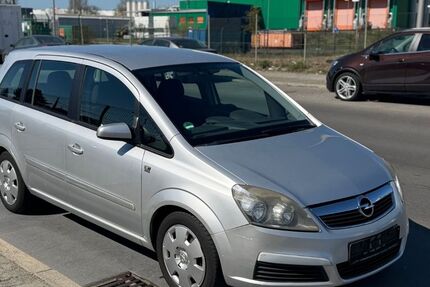 Opel Zafira 210.000 km 1.499 &euro; Berlin 13597