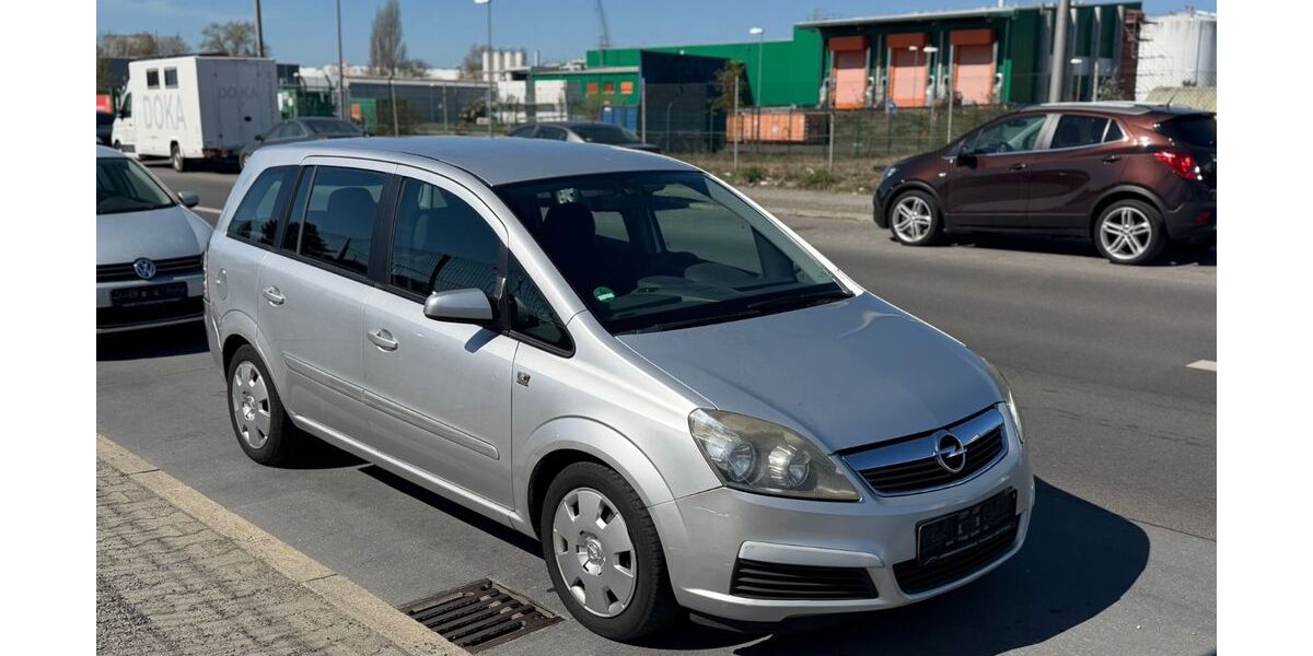 Opel Zafira 210.000 km 1.499 &euro; Berlin 13597