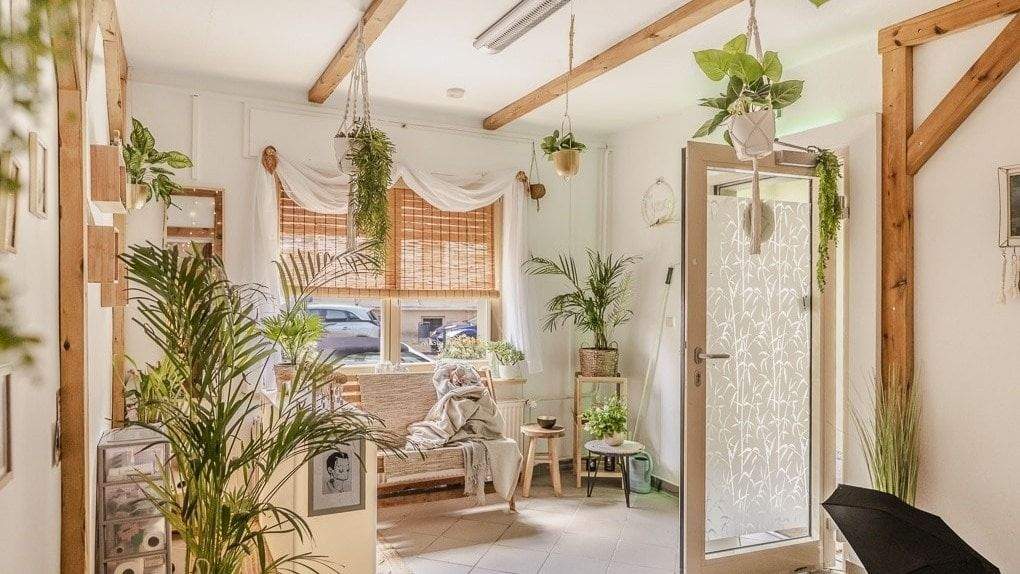 Mieteinnahmen ab Tag 1. Wann starten Sie? Mehrfamilienhaus mit Gewerbe - exklusiv für Investoren mit Weitblick. 1 zimmer