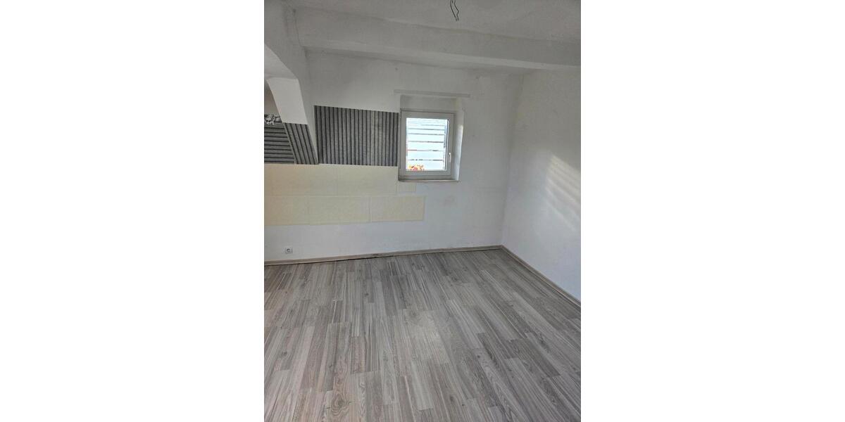 Dachgeschoßwohnung Meßkirch - 4 Zimmer, 100 m&sup2;, 700&euro; | Angebot:25540111