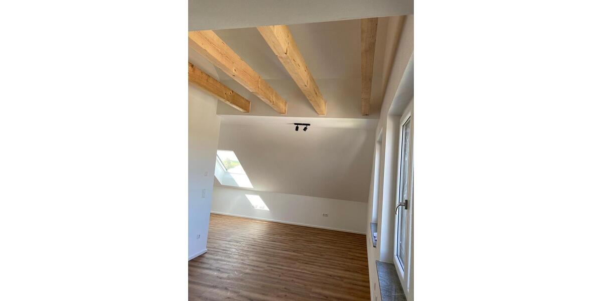 Doppelhaushälfte Herrenberg - 7 Zimmer, 183 m&sup2;, 2.700&euro; | Angebot:26591645