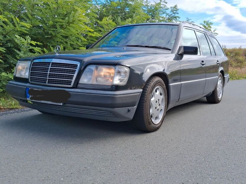 Mercedes-Benz 220 353.000 km 2.400 € Priestewitz 01561