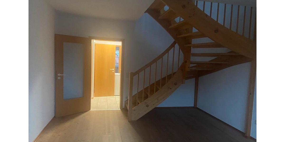 Etagenwohnung Markt Erlbach - 4.5 Zimmer, 110 m&sup2;, 280.000&euro; | Angebot:26823797