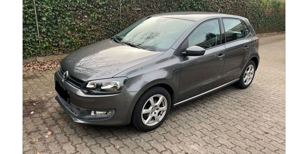 VW Polo 156.151 km 4.899 &euro; Halstenbek 25469