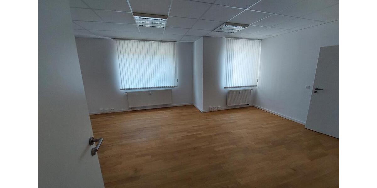 Etagenwohnung Pirmasens - 7 Zimmer, 200 m&sup2;, 1.600&euro; | Angebot:26534981