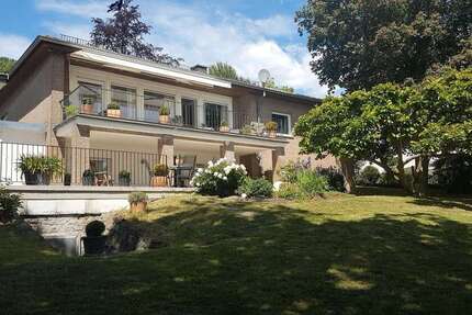 Haus Homberg - 10 Zimmer, 240 m&sup2;, 450.000&euro; | Angebot:26274817