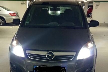 Opel Zafira 240.337 km 2.499 &euro; München 81829