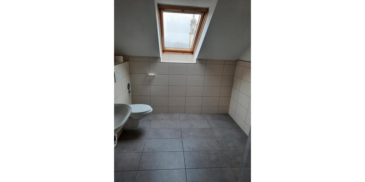 Dachgeschoßwohnung Völklingen - 3 Zimmer, 75 m&sup2;, 600&euro; | Angebot:26400588
