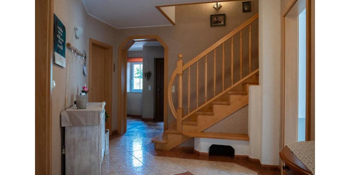 Einfamilienhaus Langenbrettach - 6 Zimmer, 147 m&sup2;, 460.000&euro; | Angebot:27102006