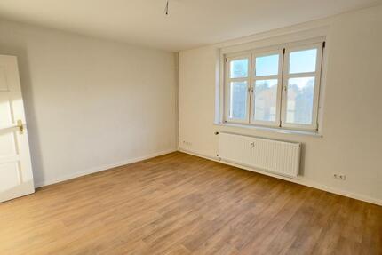 Wohnung Forst (Lausitz) - 1 Zimmer, 45 m&sup2;, 360&euro; | Angebot:25540884