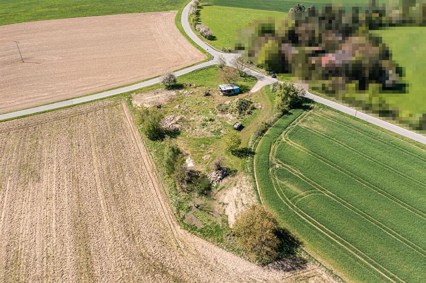 Grundstück mit Potenzial für vielfältige Nutzung in ruhiger Lage