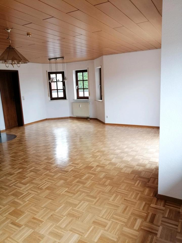 Schöne große 5 Zimmer Wohnung zu vermieten