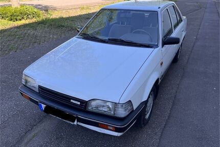 Mazda 323